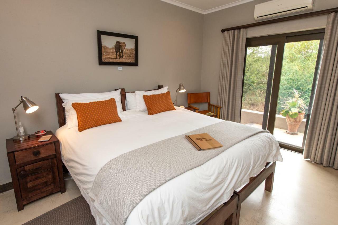 Nyaleti Lodge Hoedspruit Exterior photo