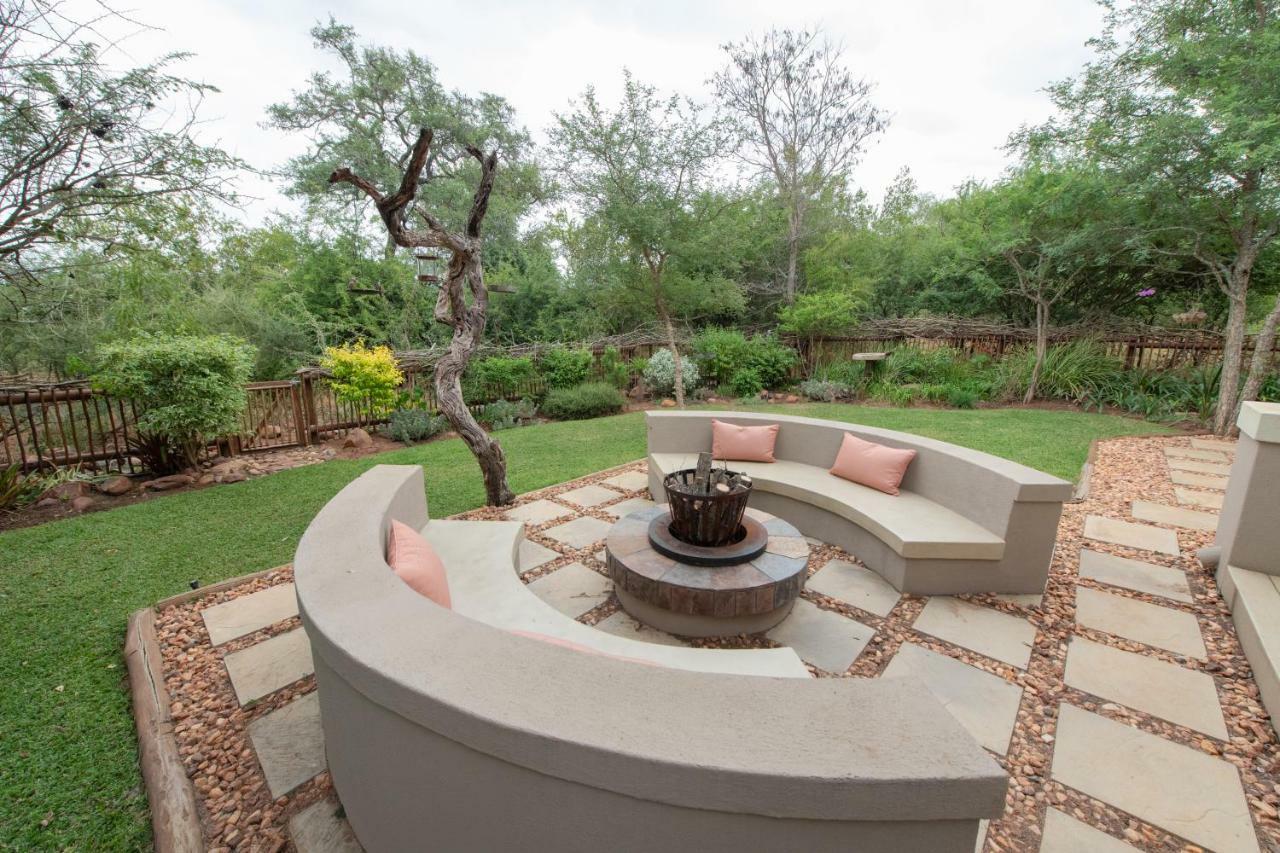 Nyaleti Lodge Hoedspruit Exterior photo
