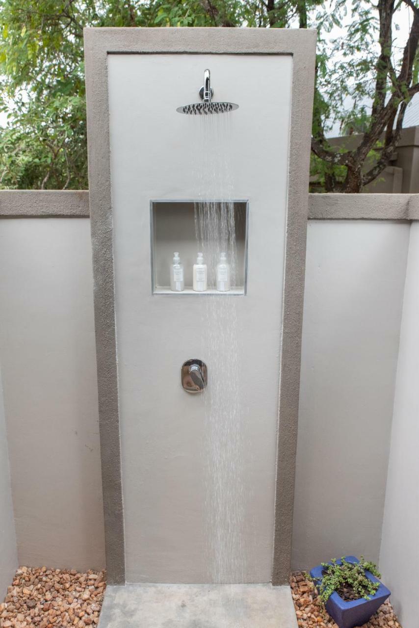 Nyaleti Lodge Hoedspruit Exterior photo