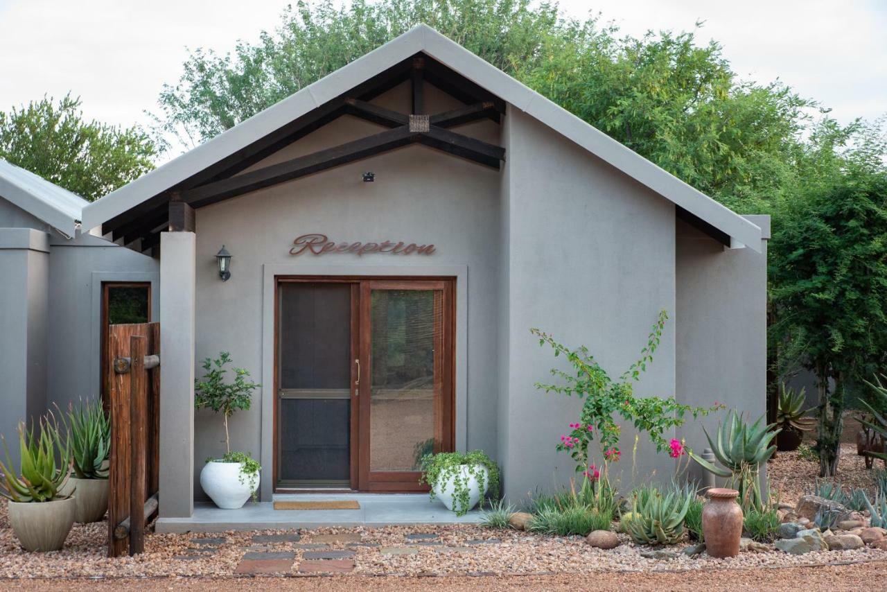 Nyaleti Lodge Hoedspruit Exterior photo