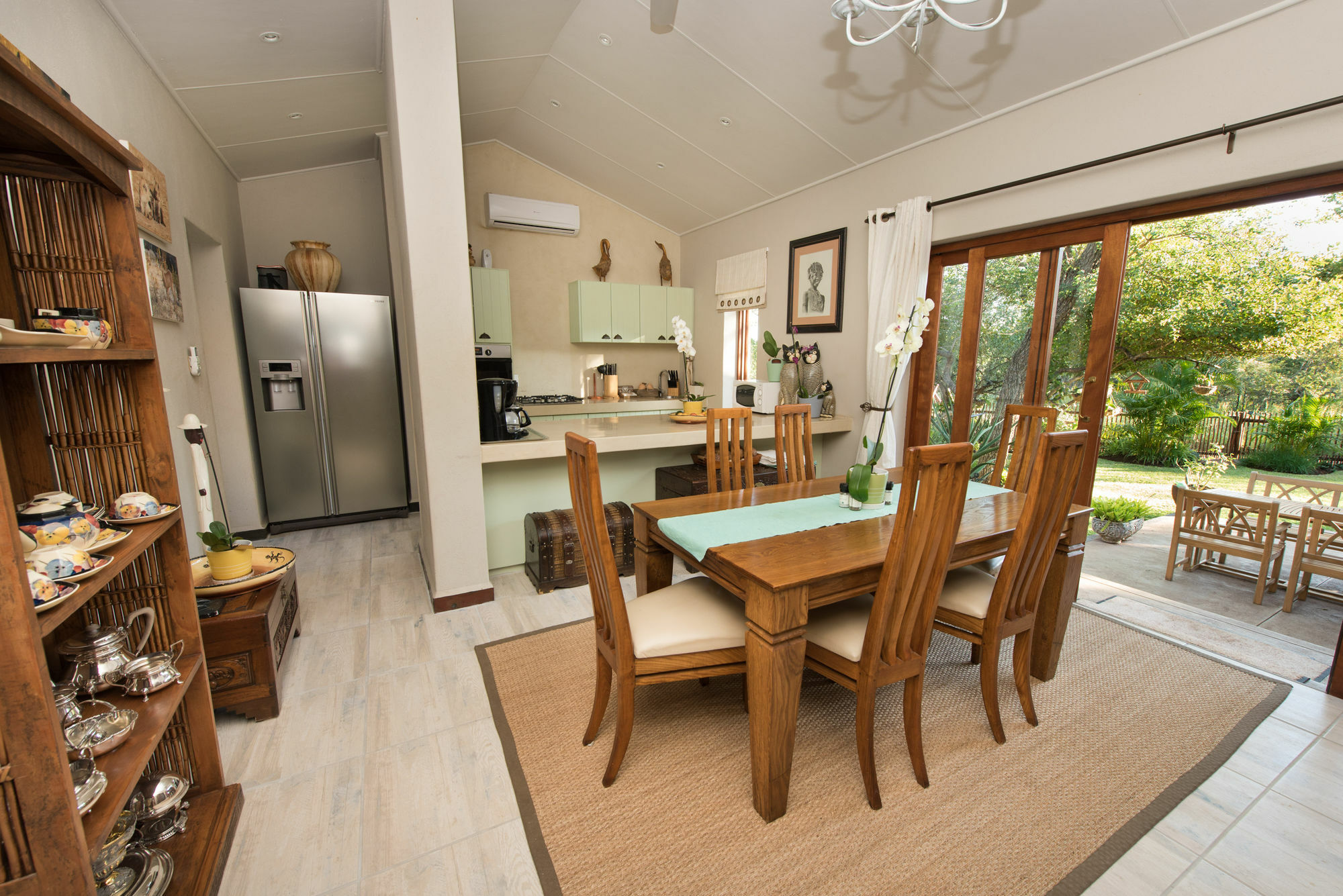 Nyaleti Lodge Hoedspruit Exterior photo